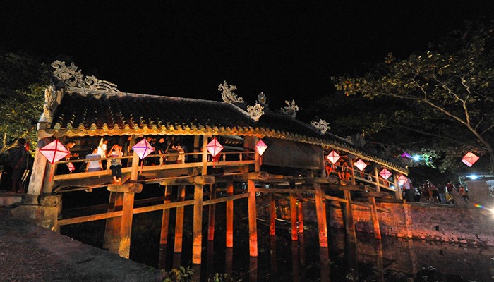 Cầu ngói Thanh Toàn